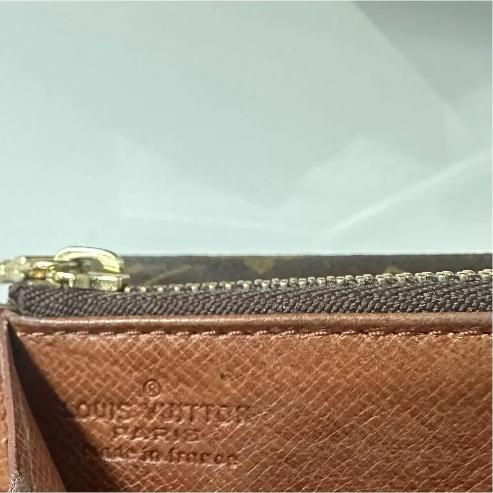 Vintage Louis Vuitton Monogram Sarah Wallet - Picture 14 of 14